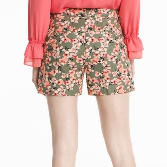 White House Black Market Floral Coastal 5” Shorts | Sage & Coral | size 0 - Picture 4 of 8